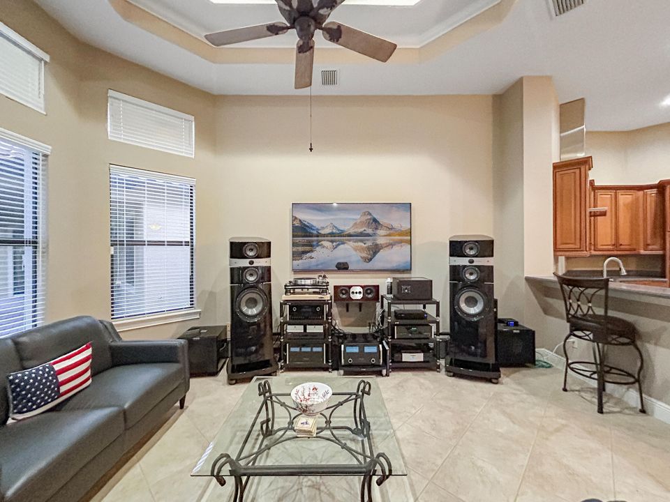 For Sale: $575,000 (3 beds, 2 baths, 2138 Square Feet)