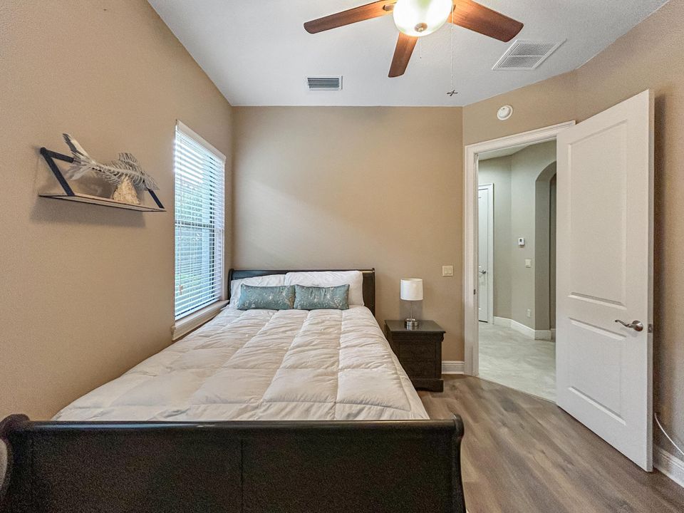 For Sale: $575,000 (3 beds, 2 baths, 2138 Square Feet)