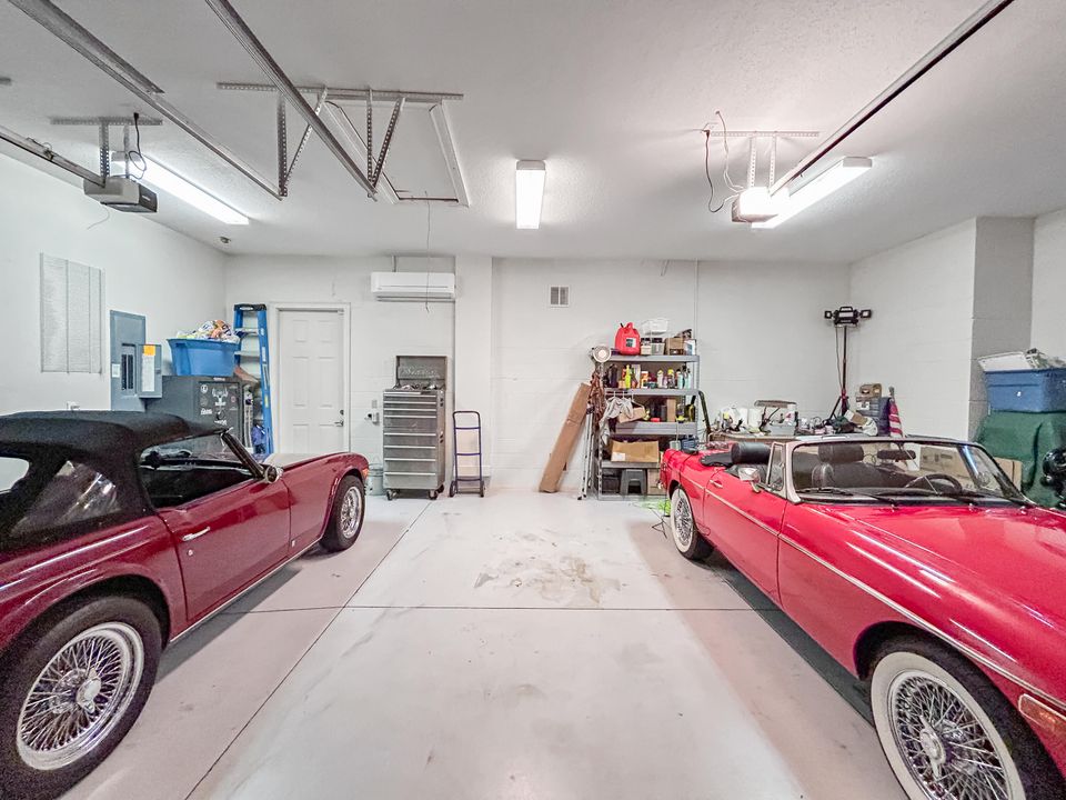 For Sale: $575,000 (3 beds, 2 baths, 2138 Square Feet)