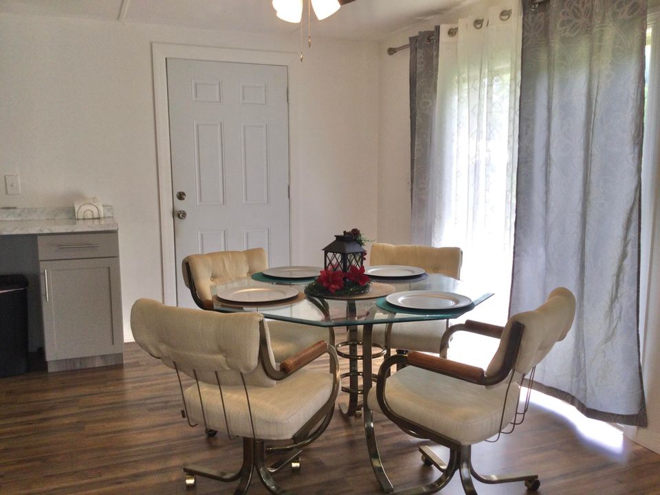 待售: $55,000 (2 贝兹, 2 浴室, 902 平方英尺)