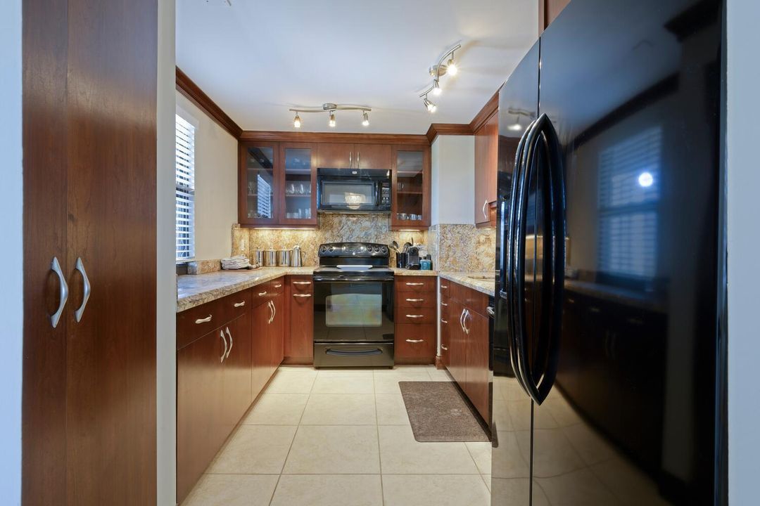 Под контрактом: $3,500 (2 спален, 2 ванн, 1235 Квадратных фут)