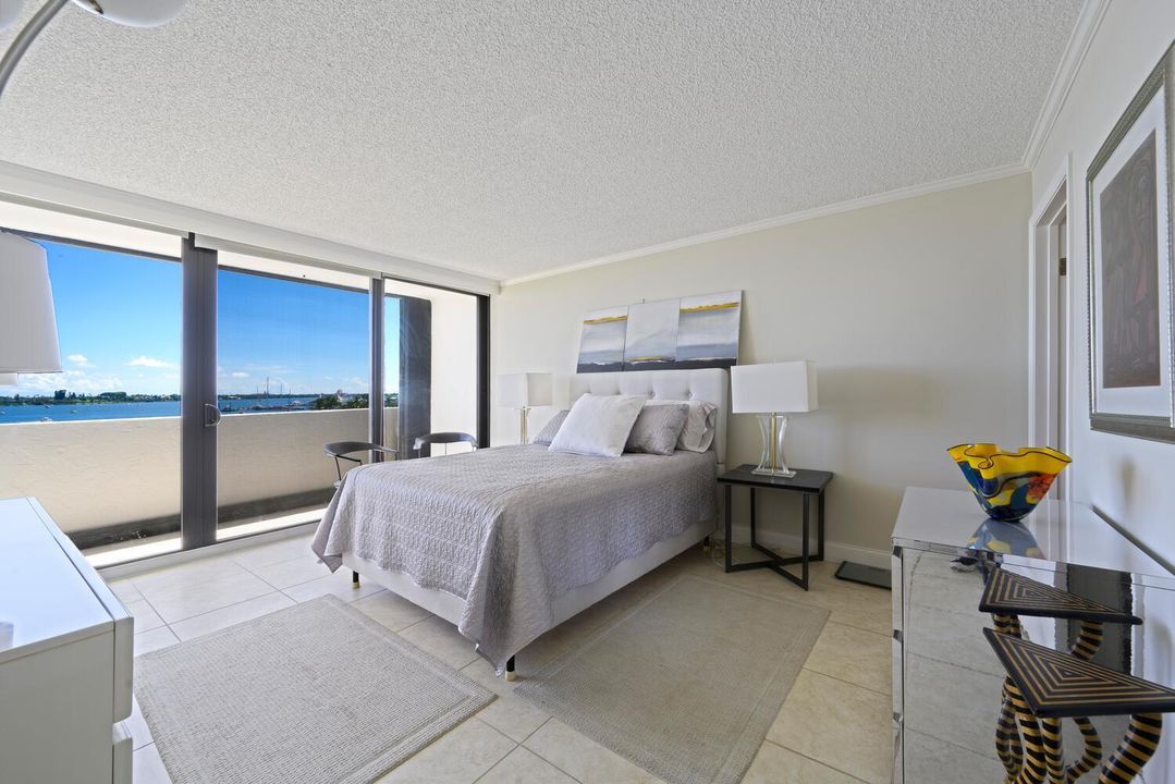 Под контрактом: $3,500 (2 спален, 2 ванн, 1235 Квадратных фут)