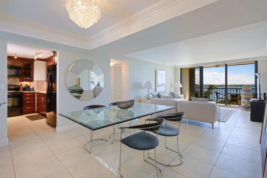 Под контрактом: $3,500 (2 спален, 2 ванн, 1235 Квадратных фут)