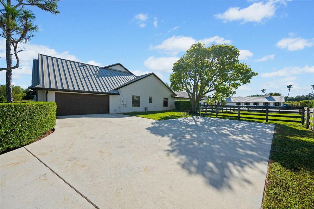 For Sale: $5,150,000 (8 beds, 7 baths, 3425 Square Feet)