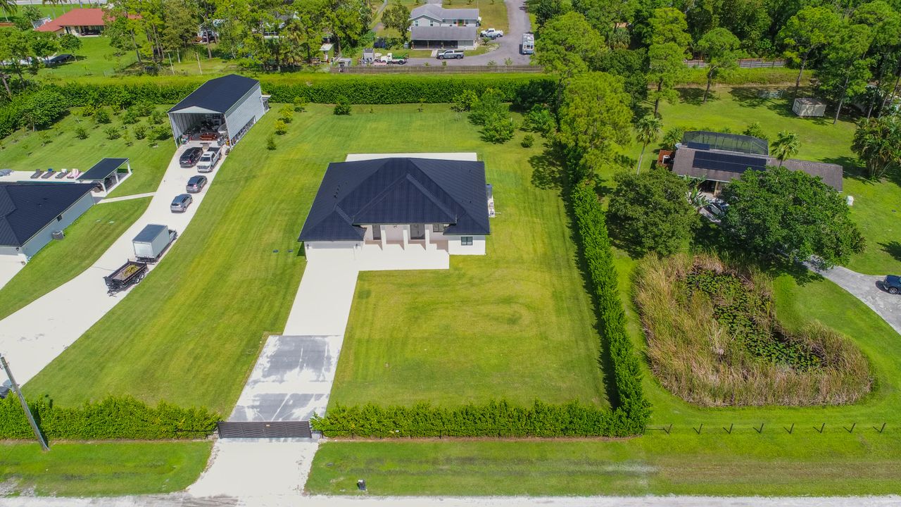 Под контрактом: $1,240,000 (5 спален, 3 ванн, 2763 Квадратных фут)