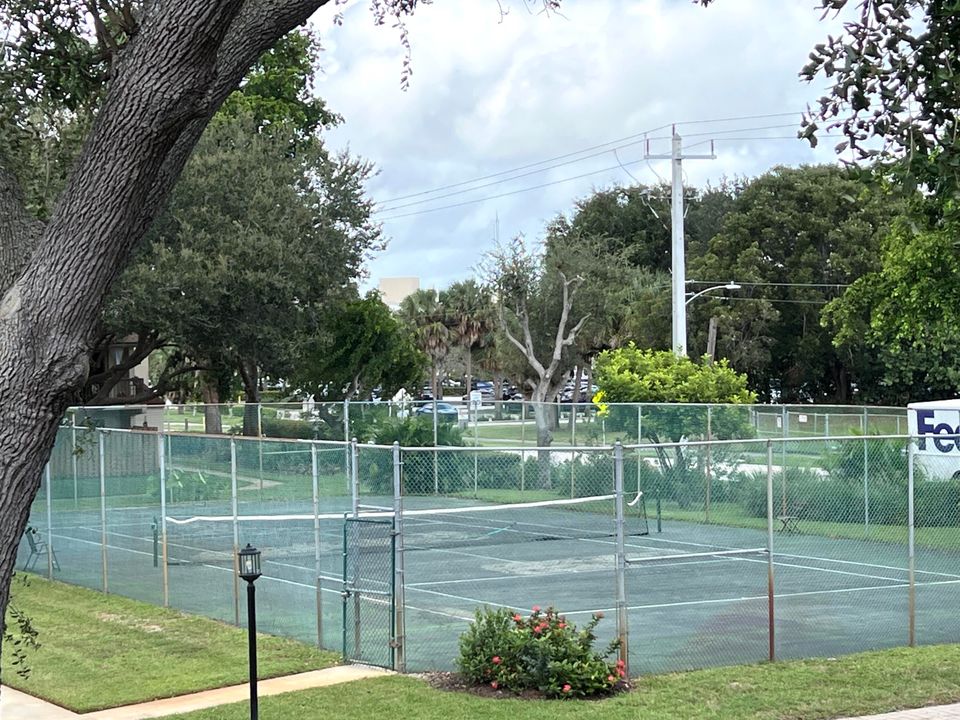 待售: $234,900 (2 贝兹, 2 浴室, 1000 平方英尺)