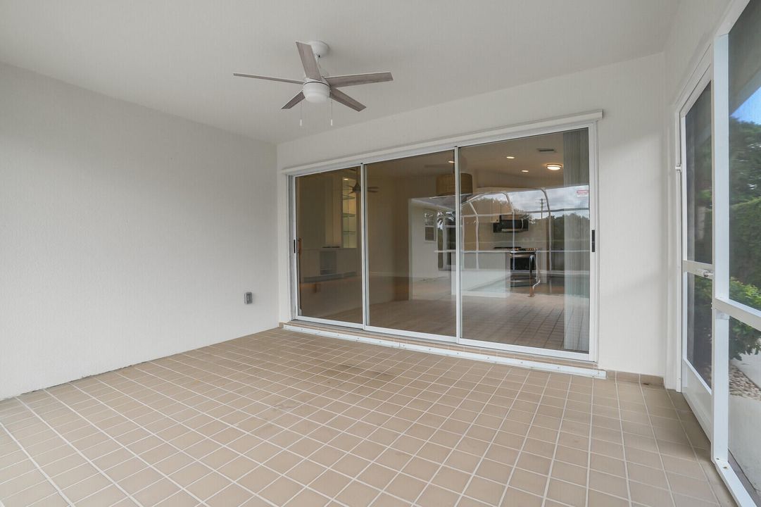 合同活跃: $599,000 (2 贝兹, 2 浴室, 1371 平方英尺)