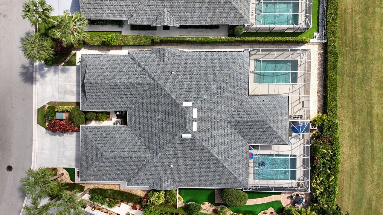 合同活跃: $599,000 (2 贝兹, 2 浴室, 1371 平方英尺)