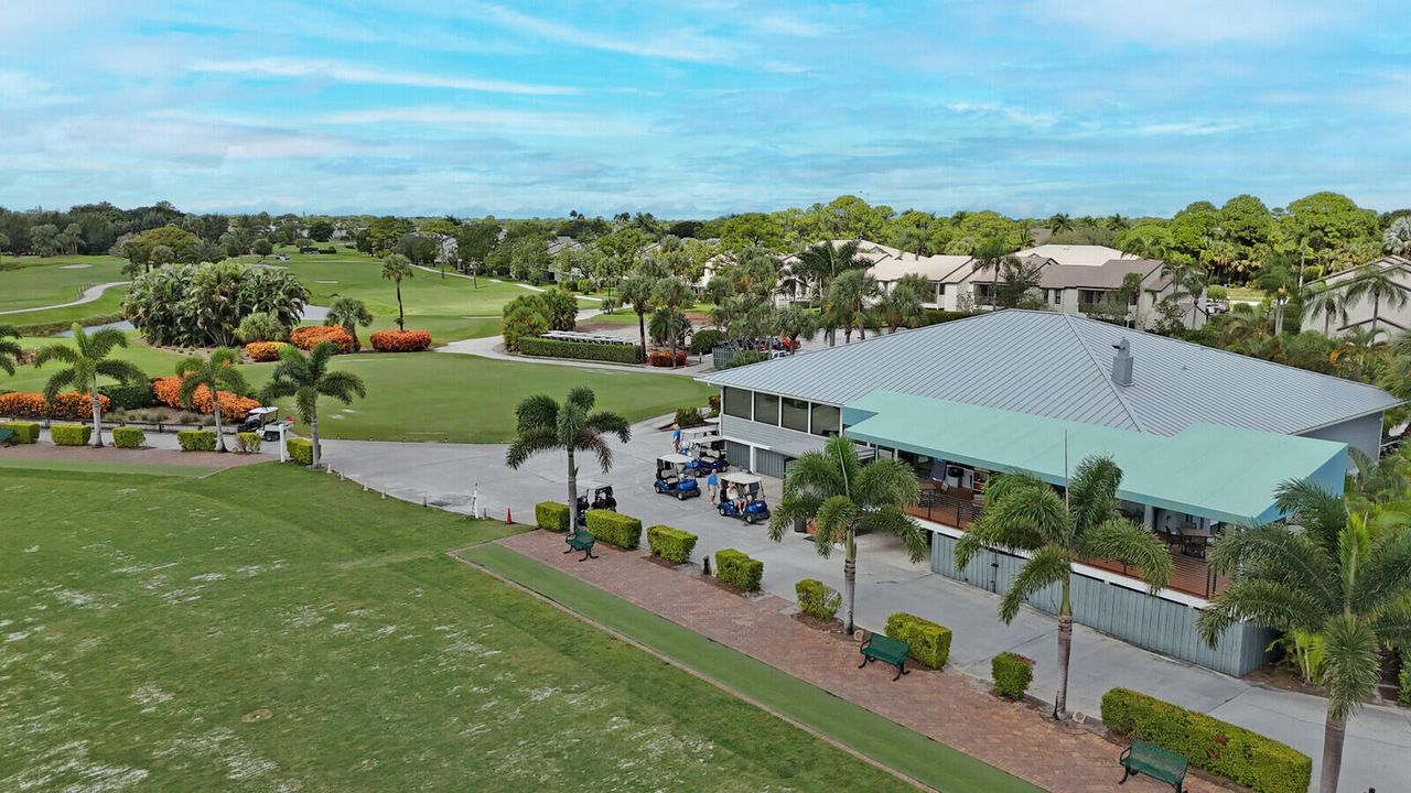 合同活跃: $599,000 (2 贝兹, 2 浴室, 1371 平方英尺)