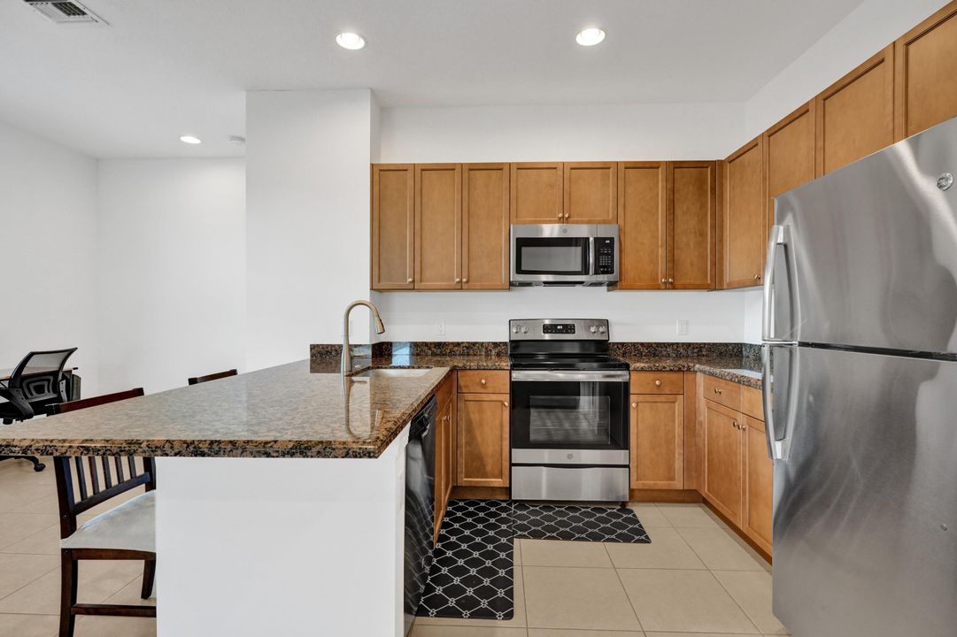 Activo con contrato: $2,200 (1 camas, 1 baños, 730 Pies cuadrados)