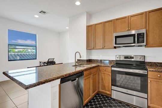 Activo con contrato: $2,200 (1 camas, 1 baños, 730 Pies cuadrados)