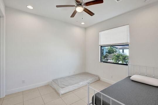 Activo con contrato: $2,200 (1 camas, 1 baños, 730 Pies cuadrados)