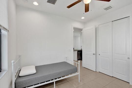 Activo con contrato: $2,200 (1 camas, 1 baños, 730 Pies cuadrados)