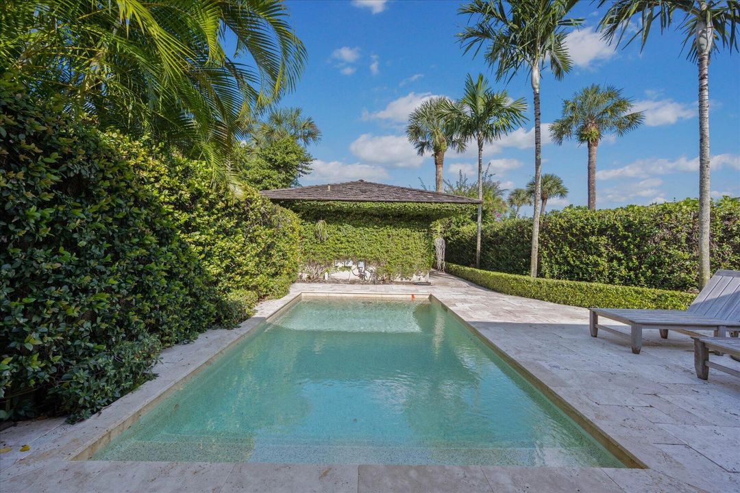 For Sale: $1,990,000 (2 beds, 2 baths, 1739 Square Feet)