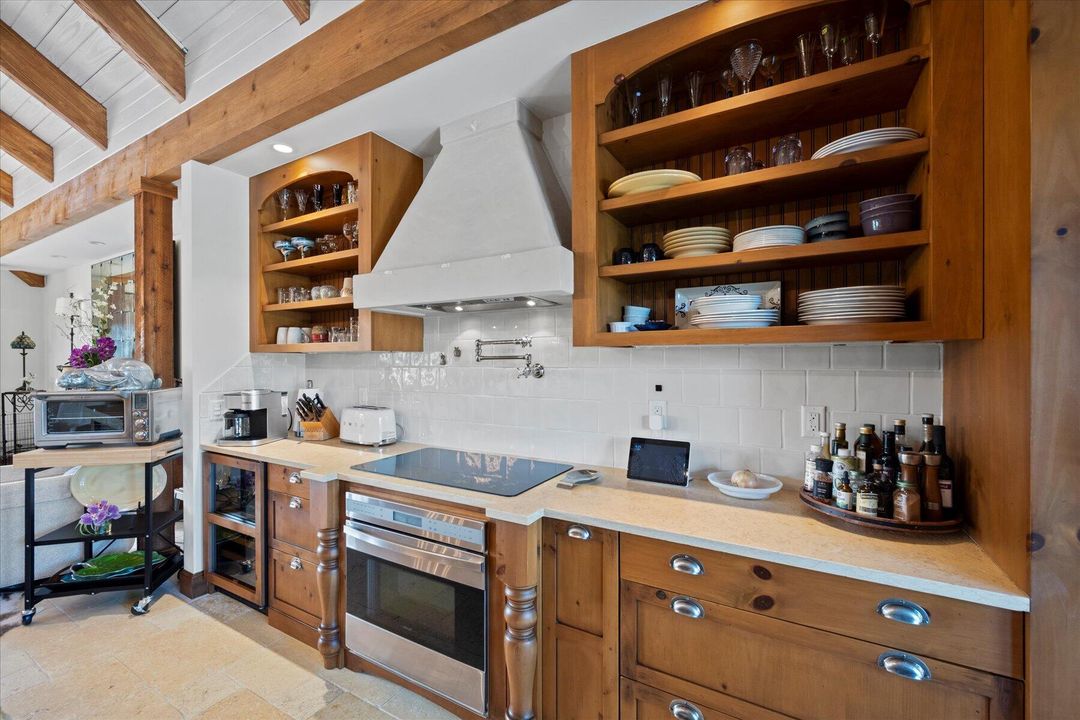 For Sale: $1,990,000 (2 beds, 2 baths, 1739 Square Feet)