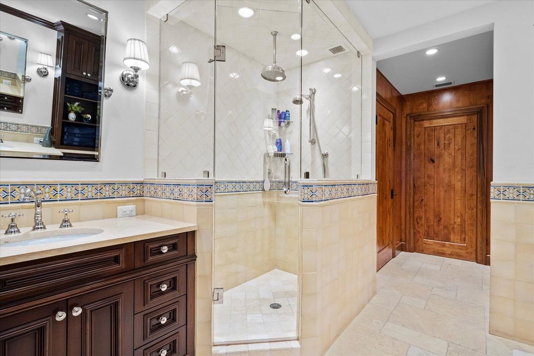 For Sale: $1,990,000 (2 beds, 2 baths, 1739 Square Feet)