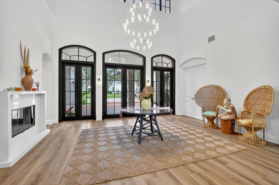 Active With Contract: $2,499,000 (6 beds, 4 baths, 4740 Square Feet)