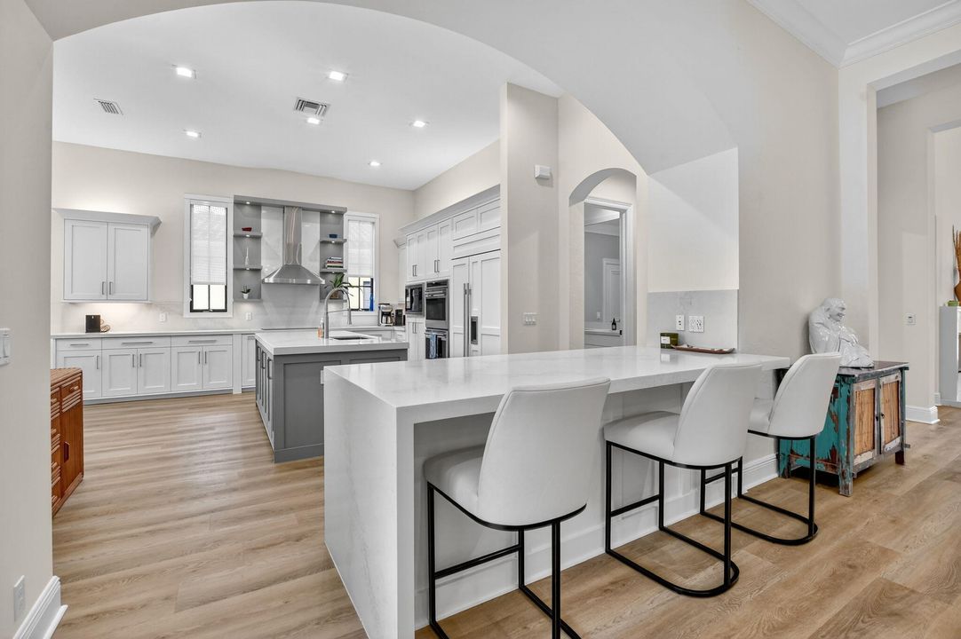 Active With Contract: $2,499,000 (6 beds, 4 baths, 4740 Square Feet)