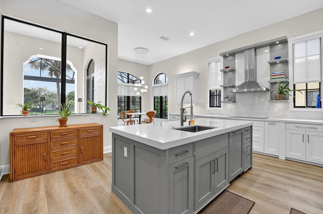 Active With Contract: $2,499,000 (6 beds, 4 baths, 4740 Square Feet)