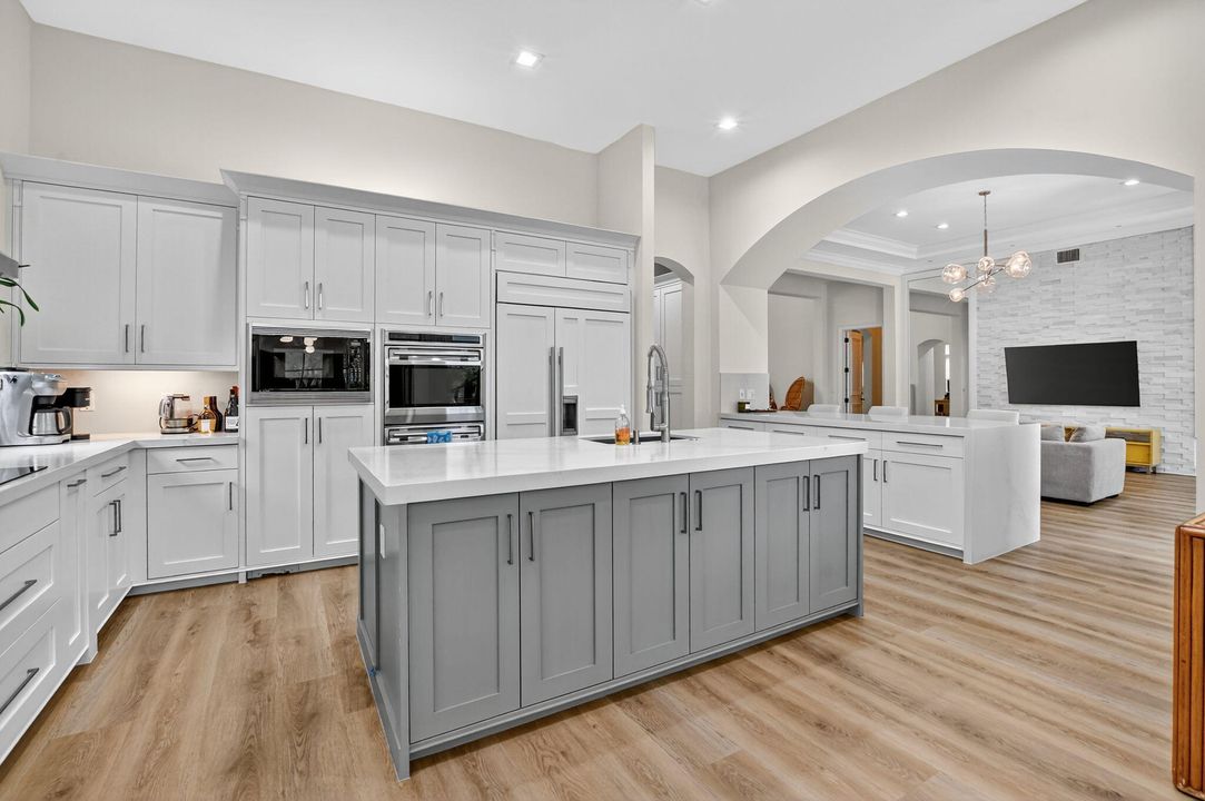 Active With Contract: $2,499,000 (6 beds, 4 baths, 4740 Square Feet)