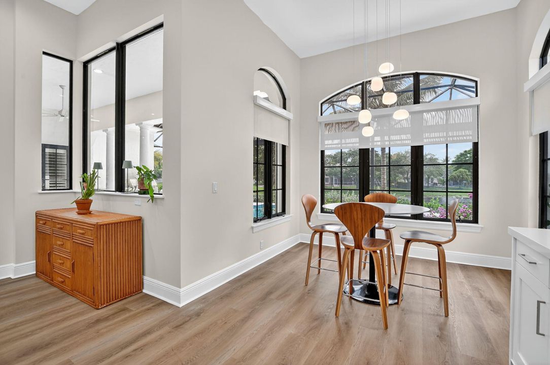 Active With Contract: $2,499,000 (6 beds, 4 baths, 4740 Square Feet)