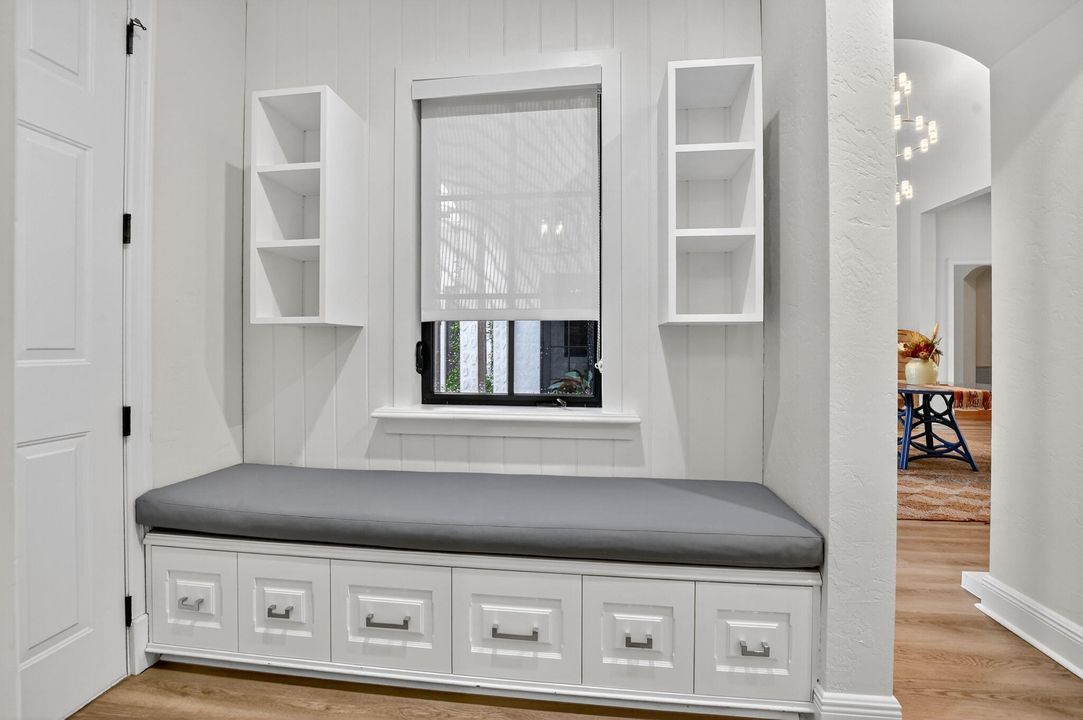 Active With Contract: $2,499,000 (6 beds, 4 baths, 4740 Square Feet)