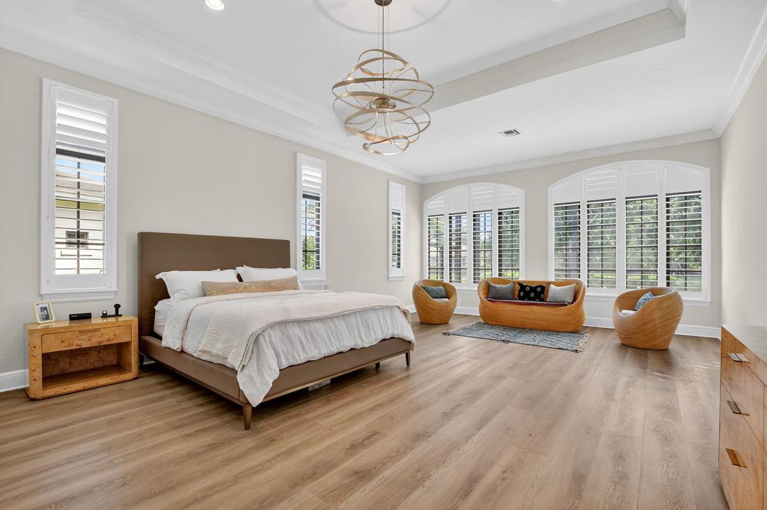 Active With Contract: $2,499,000 (6 beds, 4 baths, 4740 Square Feet)