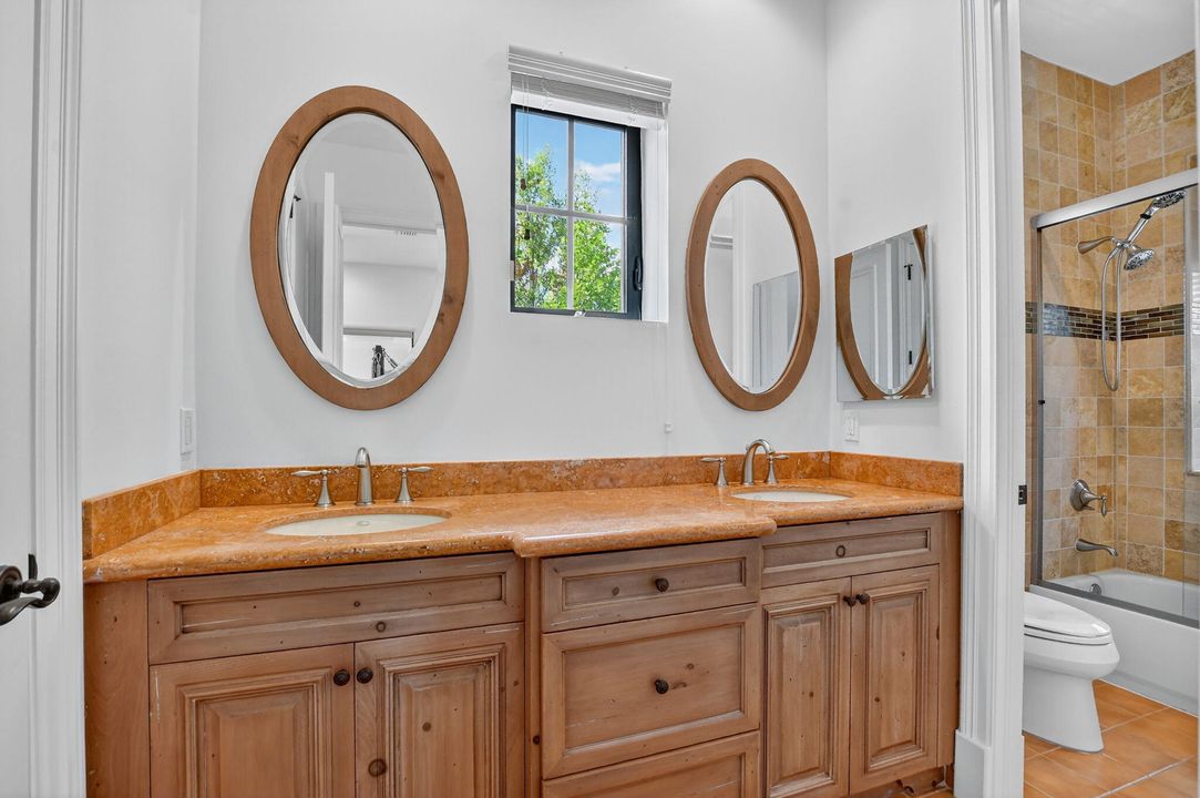 Active With Contract: $2,499,000 (6 beds, 4 baths, 4740 Square Feet)