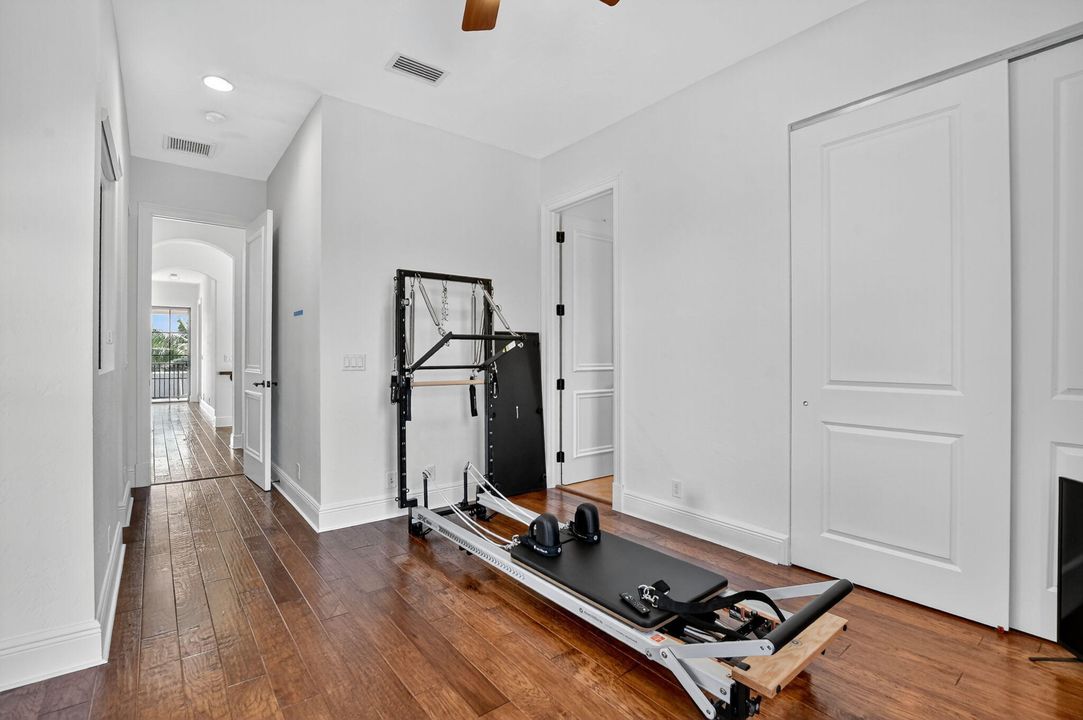 Active With Contract: $2,499,000 (6 beds, 4 baths, 4740 Square Feet)