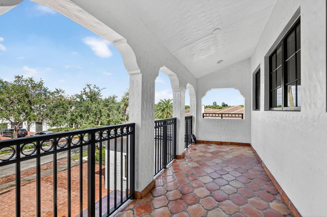 Active With Contract: $2,499,000 (6 beds, 4 baths, 4740 Square Feet)