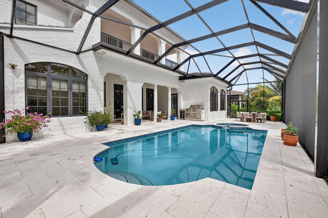 Active With Contract: $2,499,000 (6 beds, 4 baths, 4740 Square Feet)