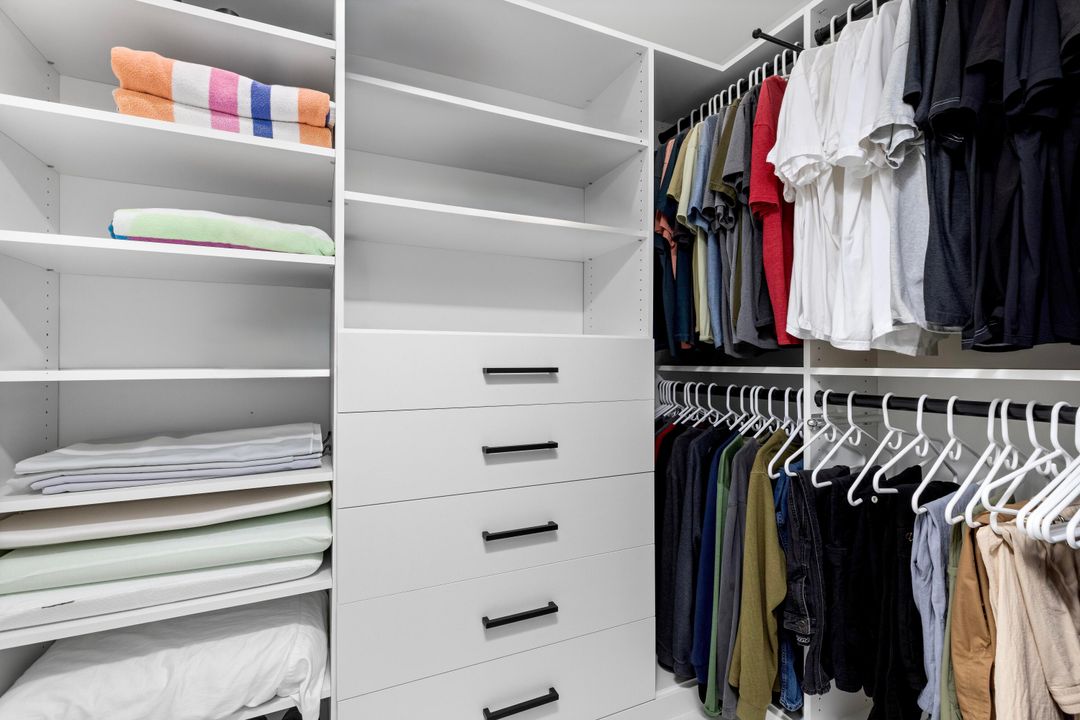 На продажу: $2,550,000 (4 спален, 2 ванн, 2379 Квадратных фут)