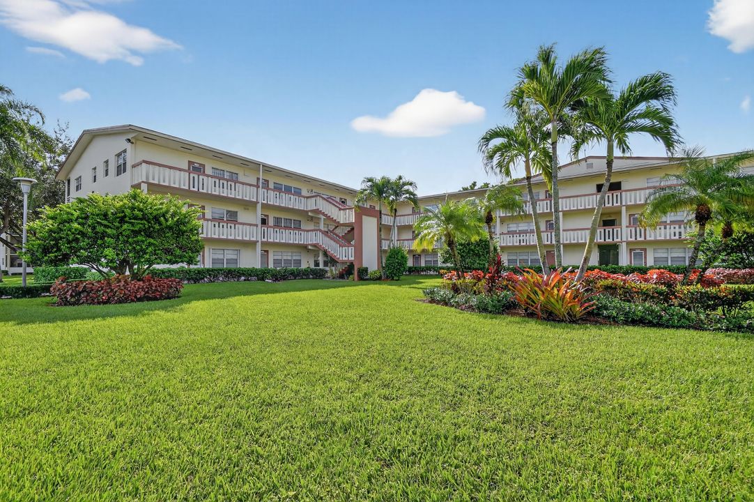 待售: $115,000 (2 贝兹, 1 浴室, 840 平方英尺)