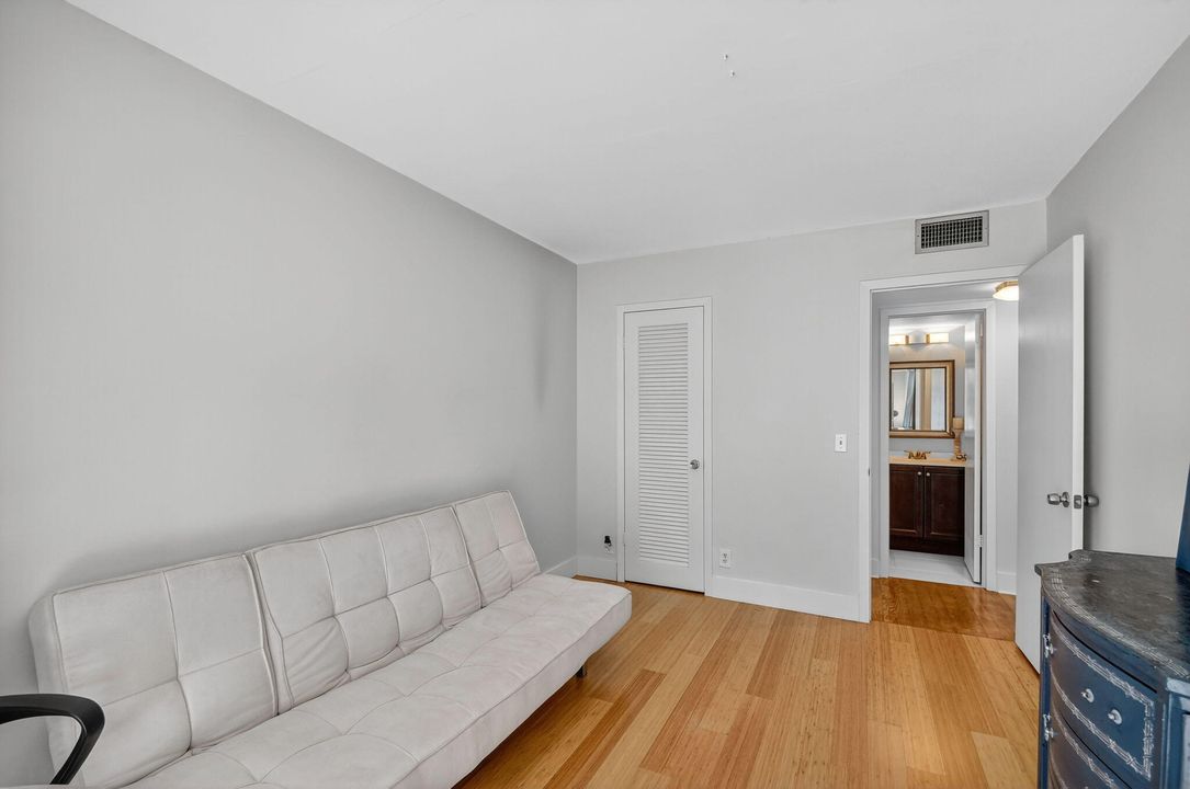 待售: $115,000 (2 贝兹, 1 浴室, 840 平方英尺)