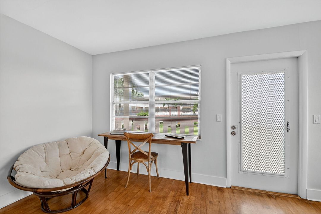 待售: $115,000 (2 贝兹, 1 浴室, 840 平方英尺)