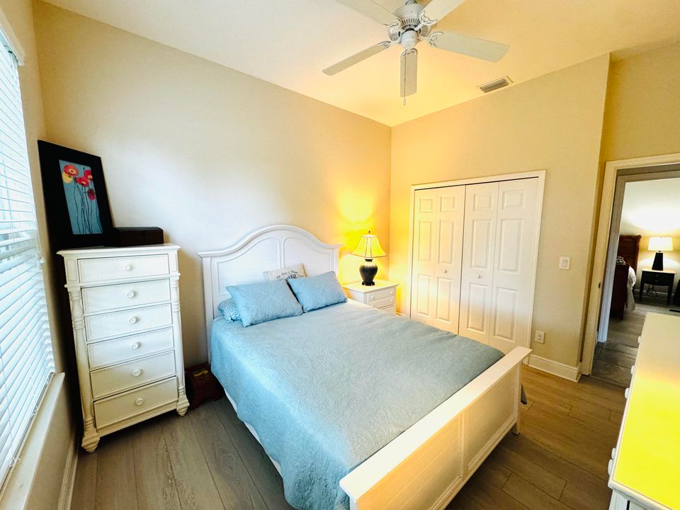 合同活跃: $564,900 (3 贝兹, 2 浴室, 2230 平方英尺)