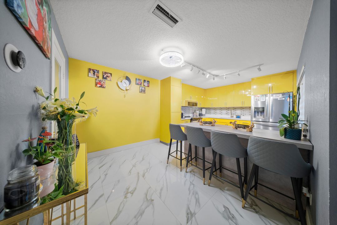 En Venta: $400,000 (2 camas, 2 baños, 1236 Pies cuadrados)