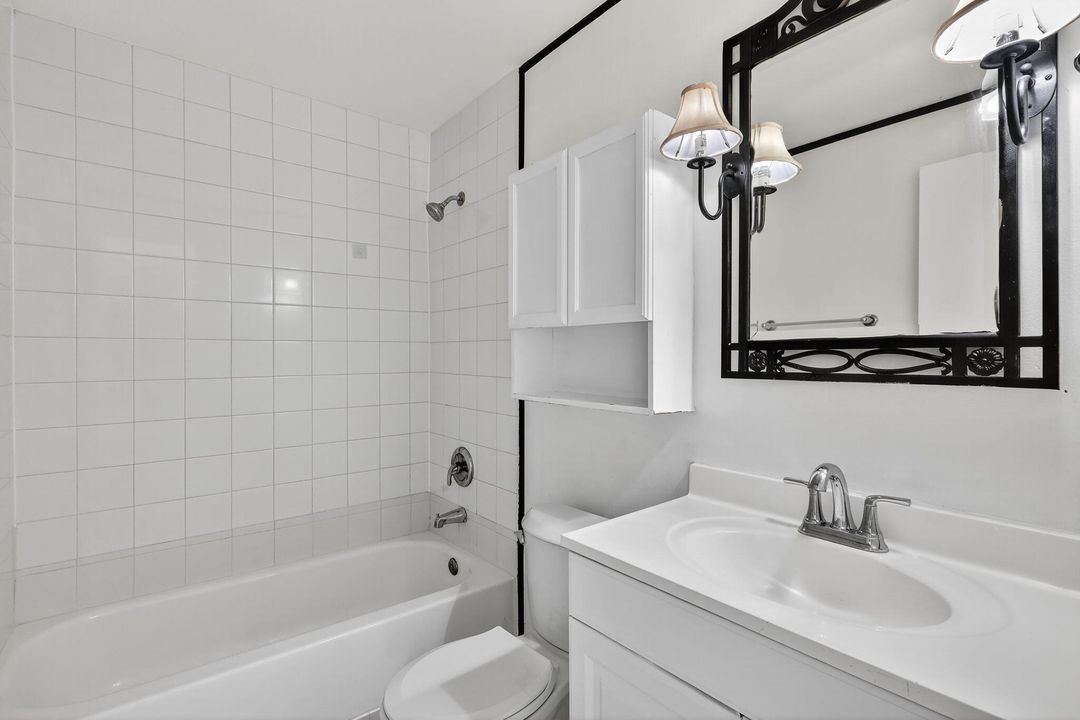 Activo con contrato: $356,500 (3 camas, 2 baños, 1161 Pies cuadrados)