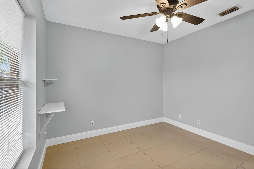 Activo con contrato: $356,500 (3 camas, 2 baños, 1161 Pies cuadrados)