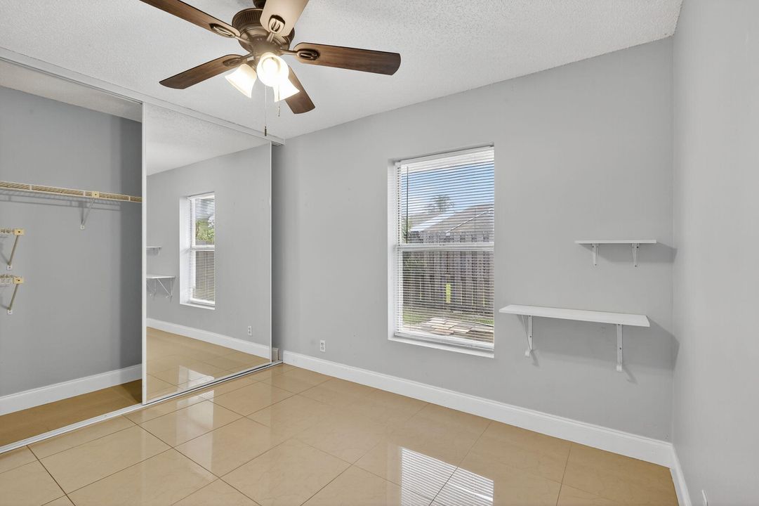 Activo con contrato: $356,500 (3 camas, 2 baños, 1161 Pies cuadrados)