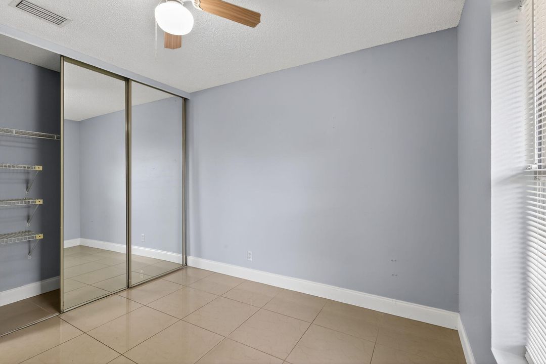 Activo con contrato: $356,500 (3 camas, 2 baños, 1161 Pies cuadrados)