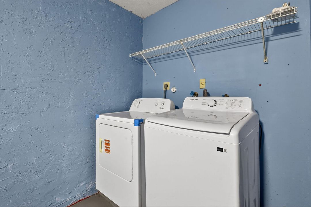 Activo con contrato: $356,500 (3 camas, 2 baños, 1161 Pies cuadrados)