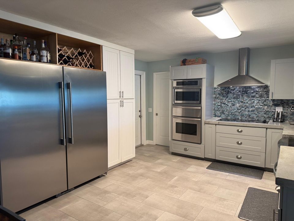 For Sale: $1,196,000 (3 beds, 2 baths, 1886 Square Feet)