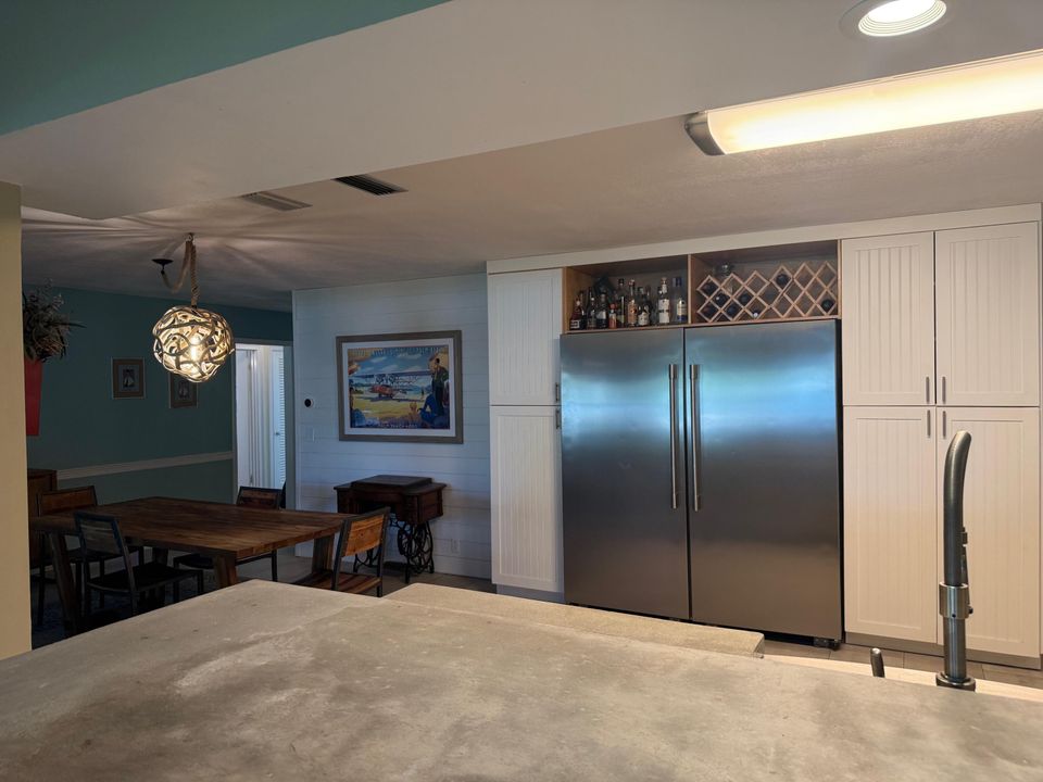 For Sale: $1,196,000 (3 beds, 2 baths, 1886 Square Feet)