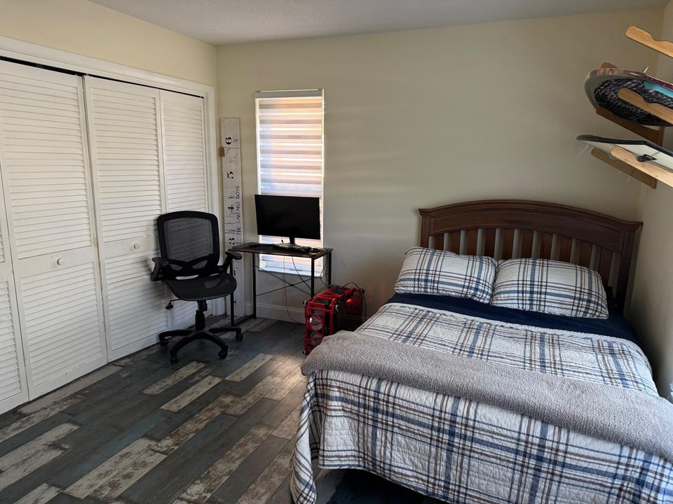 For Sale: $1,196,000 (3 beds, 2 baths, 1886 Square Feet)