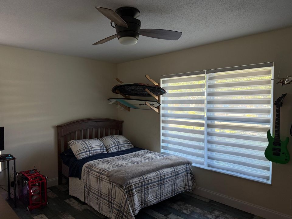 For Sale: $1,196,000 (3 beds, 2 baths, 1886 Square Feet)