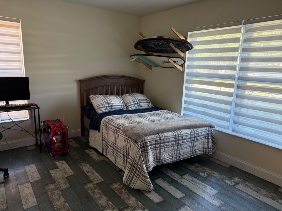 For Sale: $1,196,000 (3 beds, 2 baths, 1886 Square Feet)