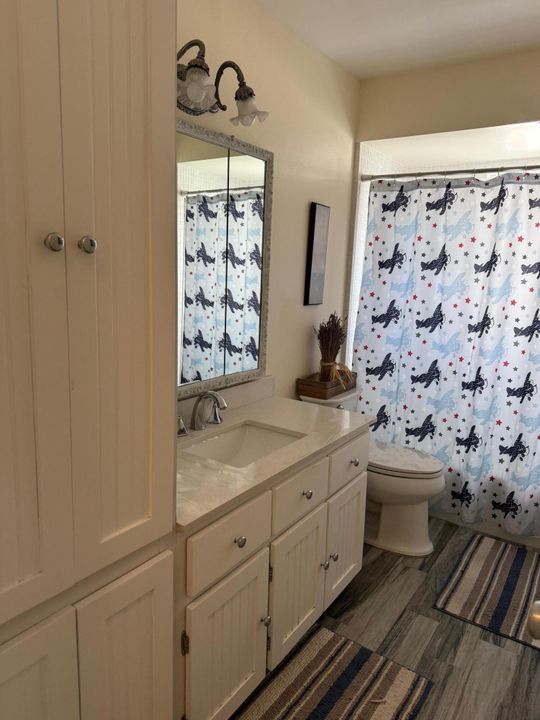 For Sale: $1,196,000 (3 beds, 2 baths, 1886 Square Feet)