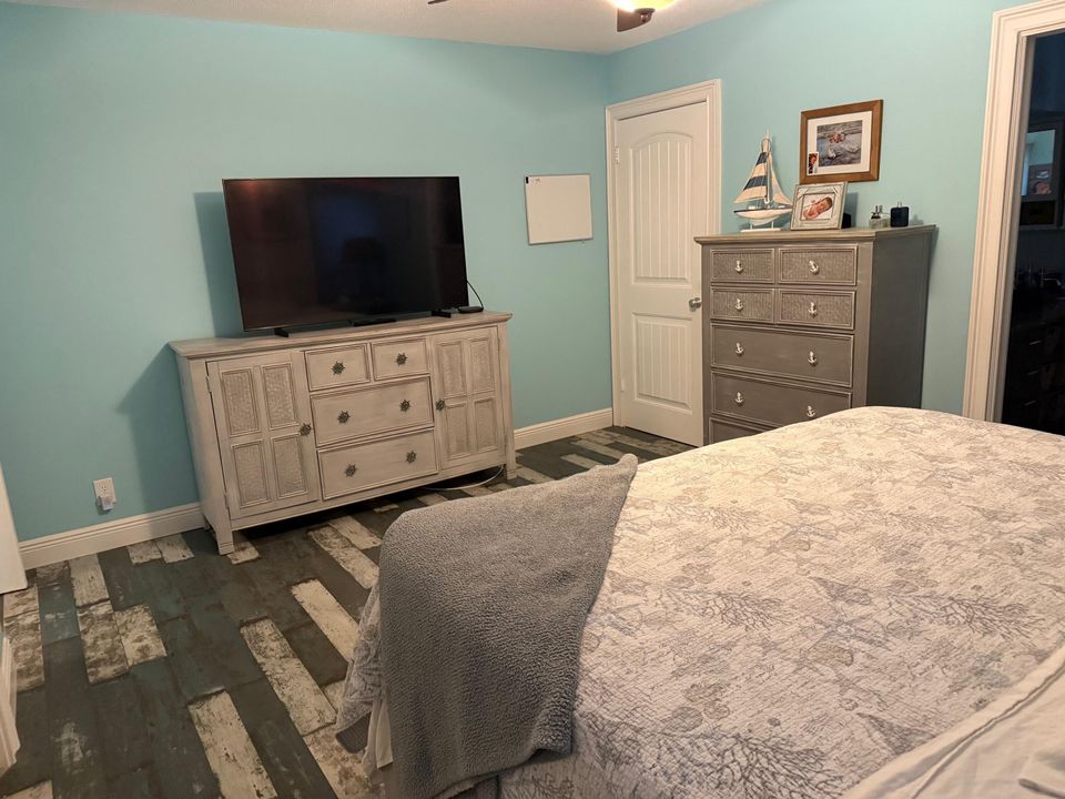 For Sale: $1,196,000 (3 beds, 2 baths, 1886 Square Feet)