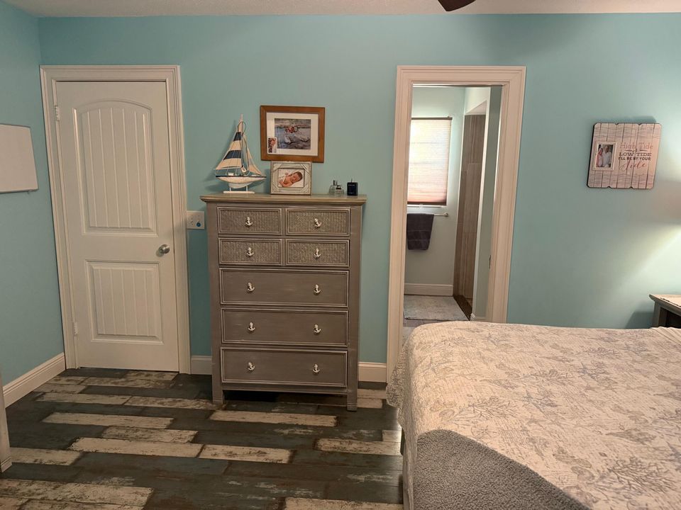 For Sale: $1,196,000 (3 beds, 2 baths, 1886 Square Feet)